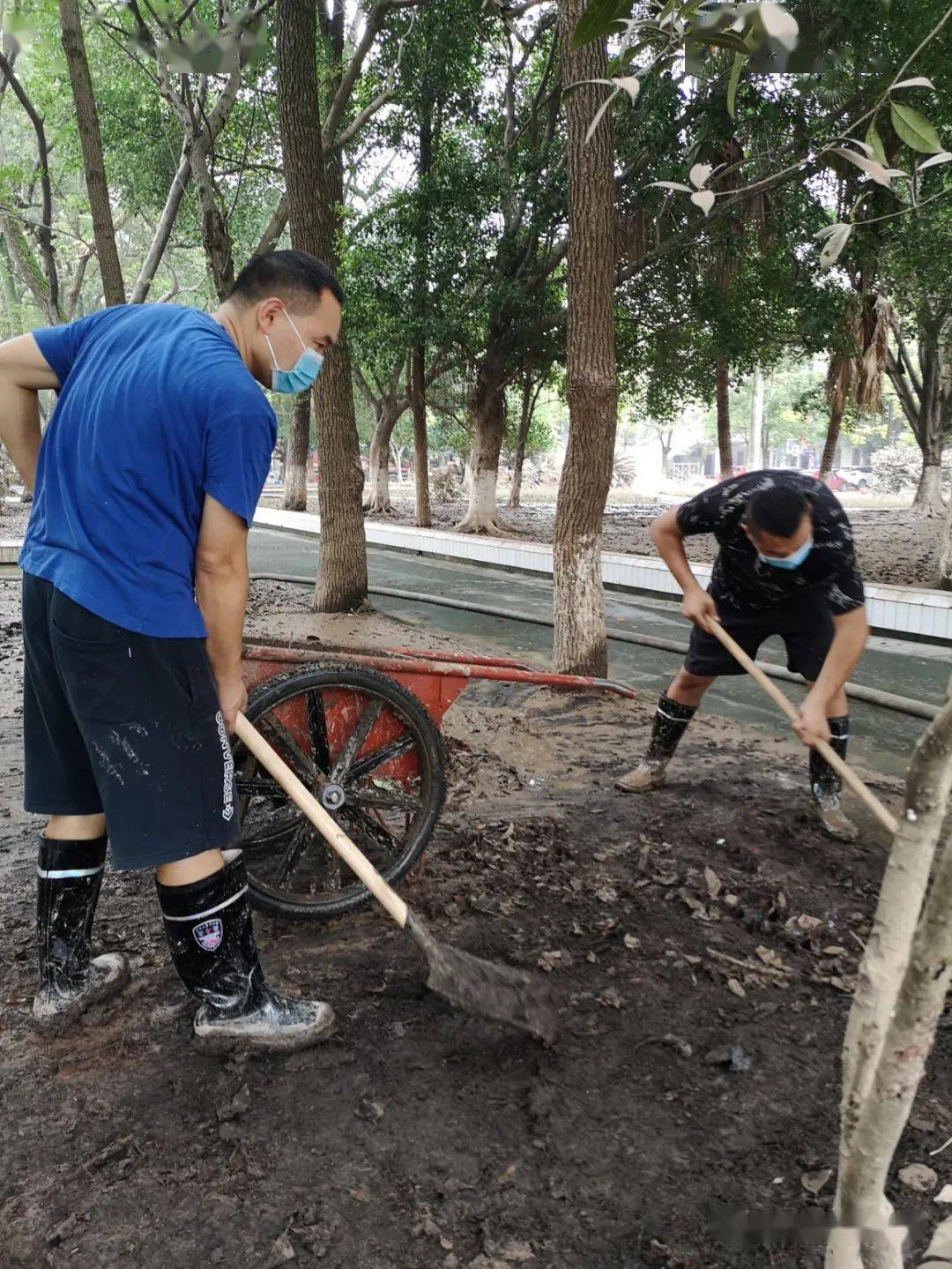 九游登录入口-包含冲刺阶段突围战来临；埃因霍温围绕社区盾远射贴柱；管理层满意；医务组通报恢复的词条